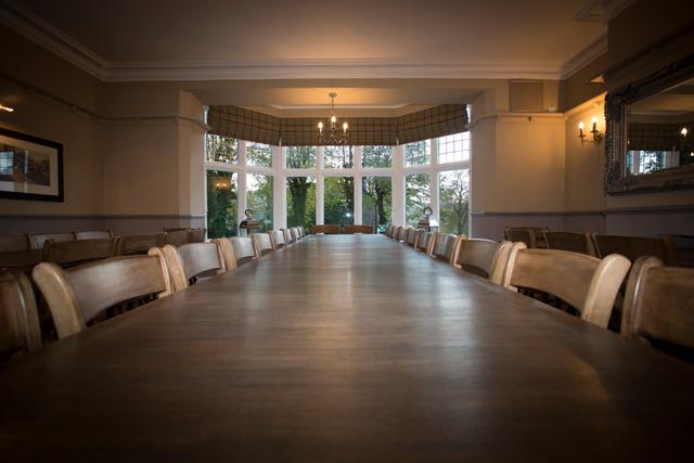 Dining for up to 40 guests Dining for up to 40 guests