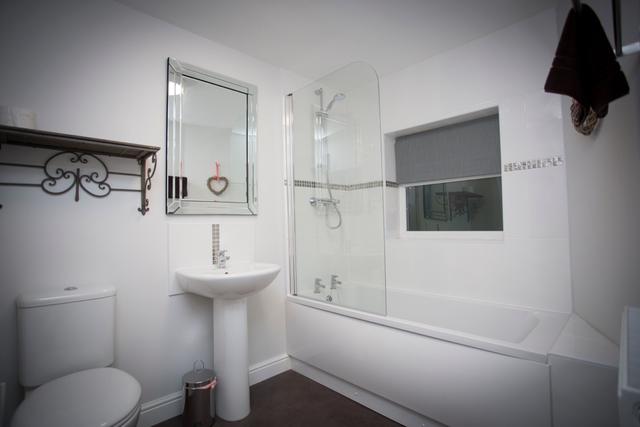 Mixture of Bath & Shower Rooms