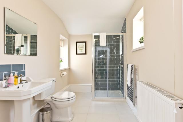 First floor shared bathroom between bedroom 3 and bedroom 4 First floor shared bathroom between bedroom 3 and bedroom 4