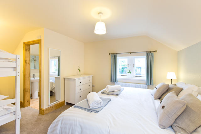 Slaters Cottage - Bedroom 2 with En suite Slaters Cottage - Bedroom 2 with En suite