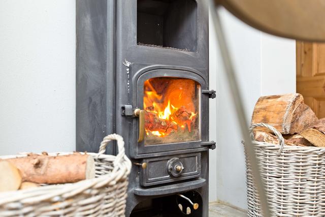 Roaring log burner Roaring log burner