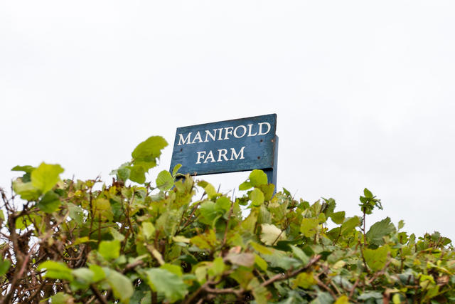 Manifold Farm Sign