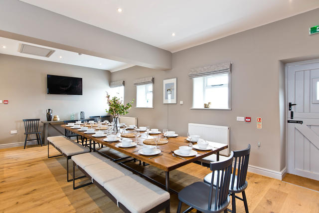Manifold Farmhouse Dining Room Manifold Farmhouse Dining Room