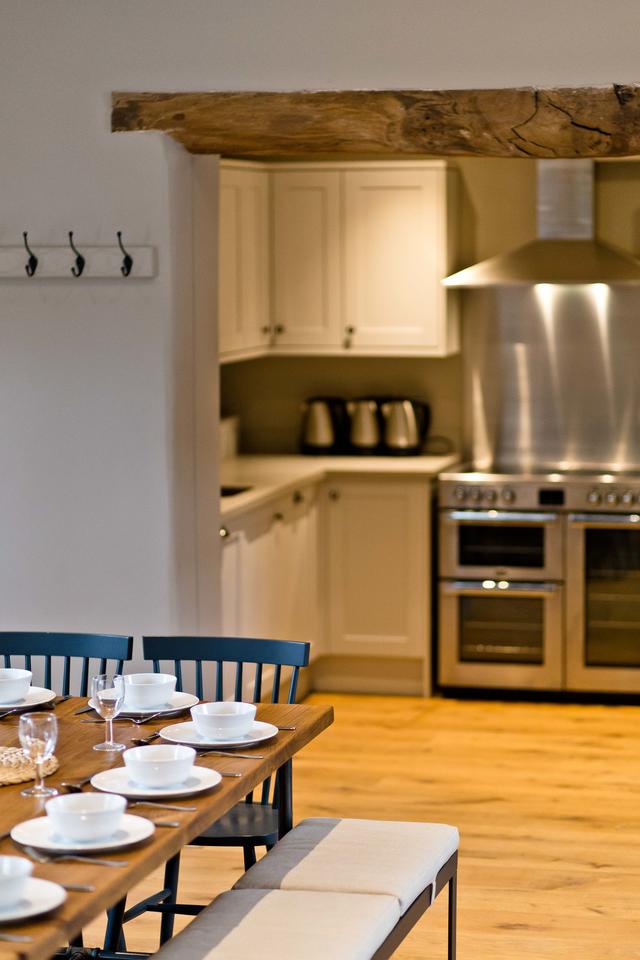 Manifold Farmhouse Kitchen and Dining space Manifold Farmhouse Kitchen and Dining space
