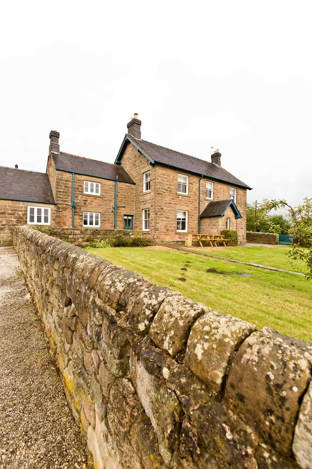 Manifold Farmhouse - Front External View Manifold Farmhouse - Front External View