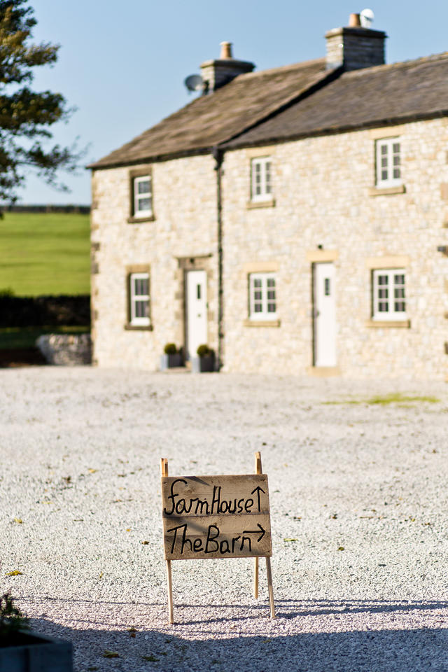 Farmhouse at Benty Grange & parking signage