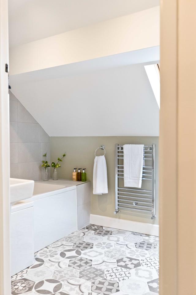 Shared Bathroom in the Annexe