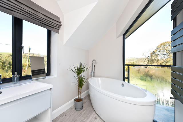 Bedroom 8 luxury en suite Bedroom 8 luxury en suite