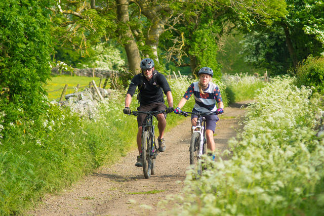 Many cycling routes in the Peak District