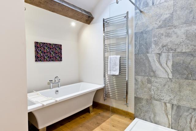 Light and Airy En suite Light and Airy En suite